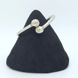 Vintage 925 Sterling Silver Hinged Ball Bypass Bracelet